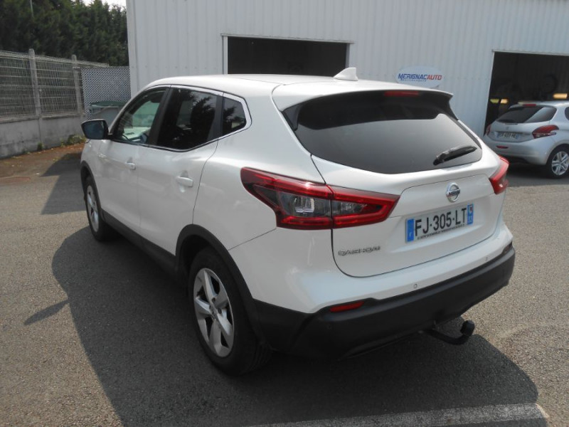 Photo 9 de l'offre de NISSAN QASHQAI II 1.5 DCI 110 BVM6 Ph.2 ACENTA PACK CONNECT Camera Attel. à 13750€ chez Mérignac auto