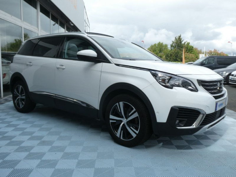 Photo 2 de l'offre de PEUGEOT 5008 II 1.5 BlueHDi 130 EAT8 ALLURE TOIT Pano Attel. 5PL à 24450€ chez Mérignac auto