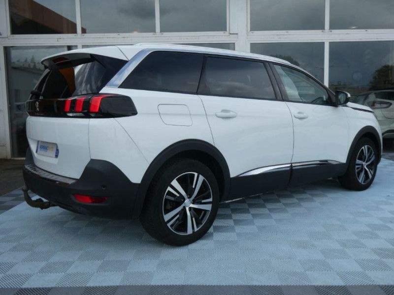 Photo 3 de l'offre de PEUGEOT 5008 II 1.5 BlueHDi 130 EAT8 ALLURE TOIT Pano Attel. 5PL à 24450€ chez Mérignac auto