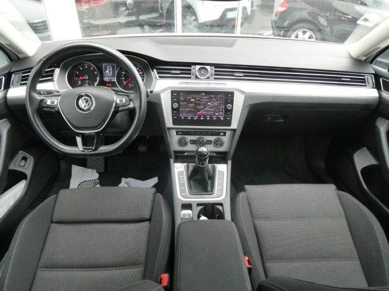 Photo 14 de l'offre de VOLKSWAGEN PASSAT 1.4 TSI 150 BVM6 CONFORTLINE GPS Camera Key Less à 20990€ chez Mérignac auto