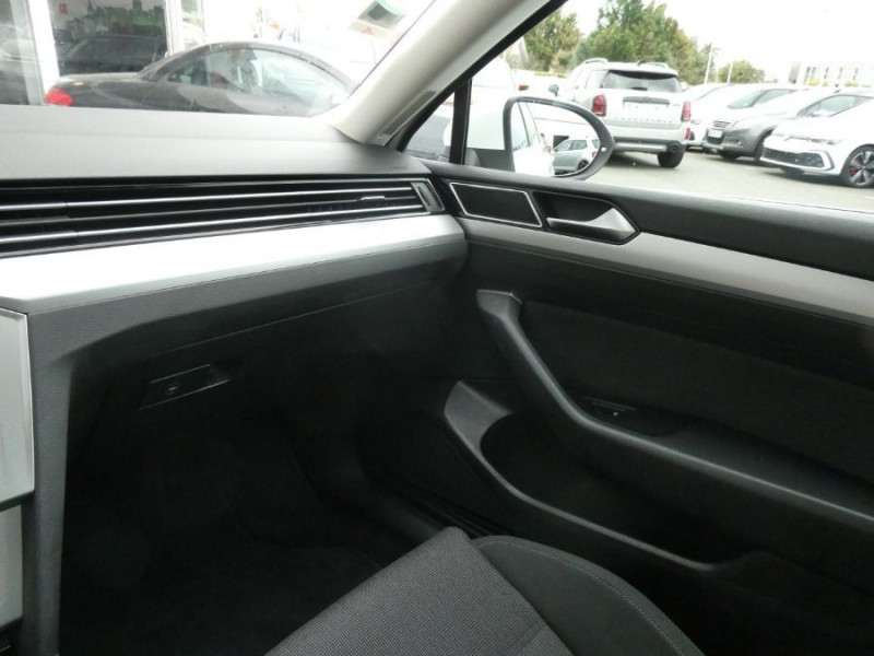 Photo 33 de l'offre de VOLKSWAGEN PASSAT 1.4 TSI 150 BVM6 CONFORTLINE GPS Camera Key Less à 20990€ chez Mérignac auto