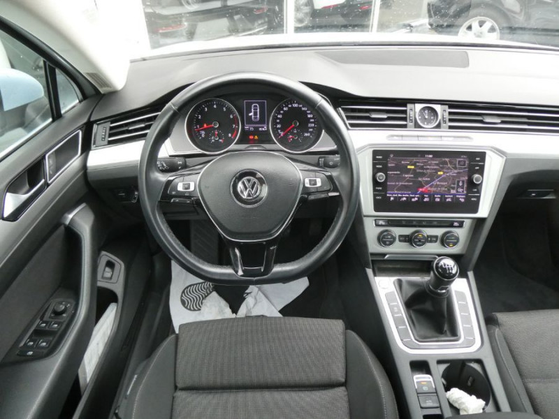 Photo 5 de l'offre de VOLKSWAGEN PASSAT 1.4 TSI 150 BVM6 CONFORTLINE GPS Camera Key Less à 20990€ chez Mérignac auto