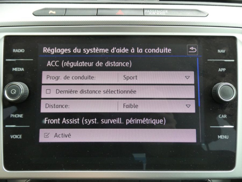 Photo 22 de l'offre de VOLKSWAGEN PASSAT 1.4 TSI 150 BVM6 CONFORTLINE GPS Camera Key Less à 20990€ chez Mérignac auto