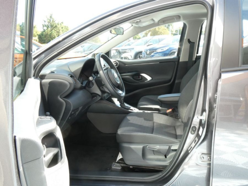 Photo 14 de l'offre de TOYOTA YARIS IV HYBRIDE 116H BVA DYNAMIC GPS Camera ACC à 19480€ chez Mérignac auto