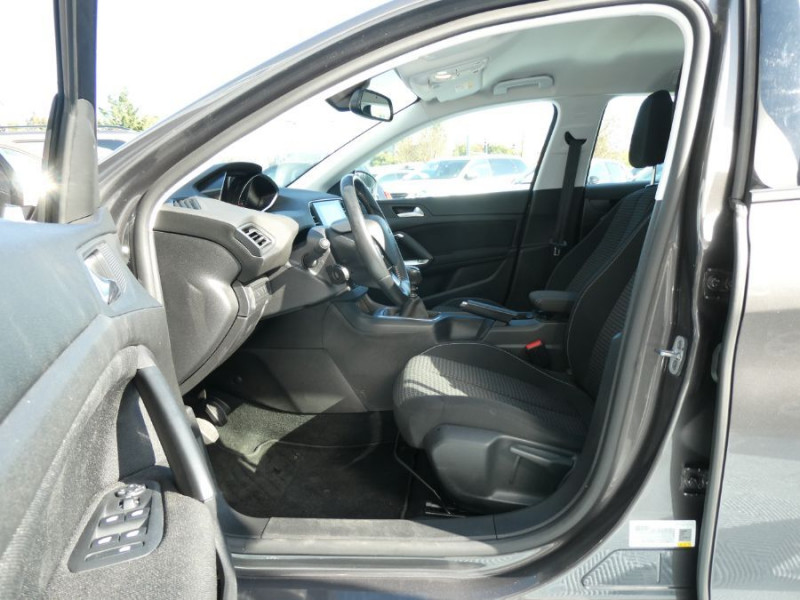 Photo 15 de l'offre de PEUGEOT 308 SW II 1.2 PureTech 110 BVM6 ACTIVE GPS Radar à 13450€ chez Mérignac auto