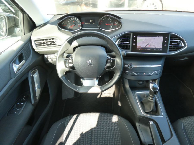 Photo 4 de l'offre de PEUGEOT 308 SW II 1.2 PureTech 110 BVM6 ACTIVE GPS Radar à 13450€ chez Mérignac auto