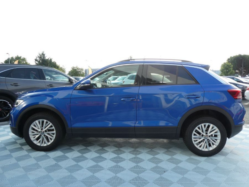 Photo 12 de l'offre de VOLKSWAGEN T-ROC New 1.0 TSI 110 BVM6 Facelift LIFE PLUS GPS Privacy Glass à 22950€ chez Mérignac auto