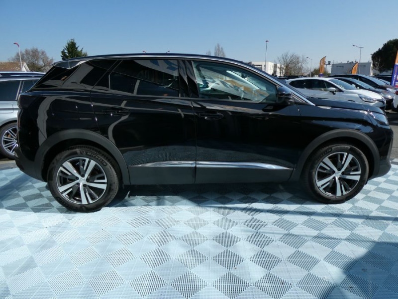 Photo 8 de l'offre de PEUGEOT 3008 II (2) 1.6 HYBRID 225 e-EAT8 ALLURE GPS Camera à 24790€ chez Mérignac auto