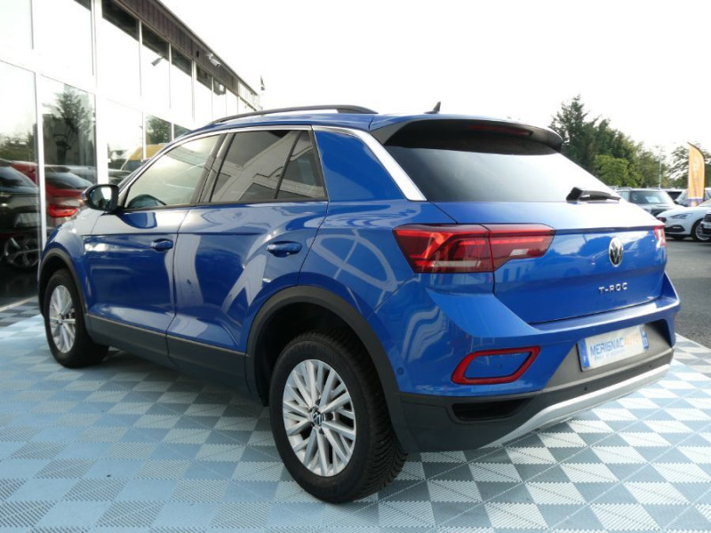 Photo 10 de l'offre de VOLKSWAGEN T-ROC New 1.0 TSI 110 BVM6 Facelift LIFE PLUS GPS Privacy Glass à 22950€ chez Mérignac auto