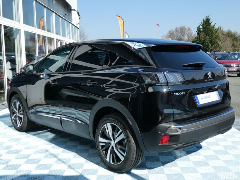 Photo 3 de l'offre de PEUGEOT 3008 II (2) 1.6 HYBRID 225 e-EAT8 ALLURE GPS Camera à 24790€ chez Mérignac auto