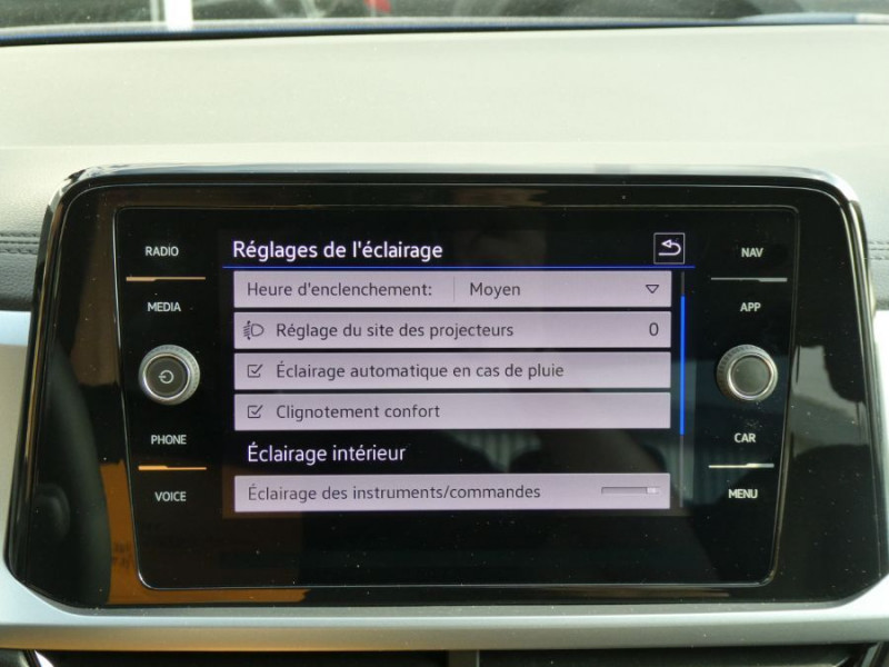 Photo 24 de l'offre de VOLKSWAGEN T-ROC New 1.0 TSI 110 BVM6 Facelift LIFE PLUS GPS Privacy Glass à 22950€ chez Mérignac auto