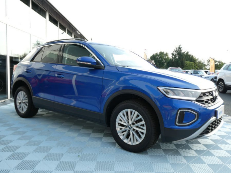 Photo 2 de l'offre de VOLKSWAGEN T-ROC New 1.0 TSI 110 BVM6 Facelift LIFE PLUS GPS Privacy Glass à 22950€ chez Mérignac auto