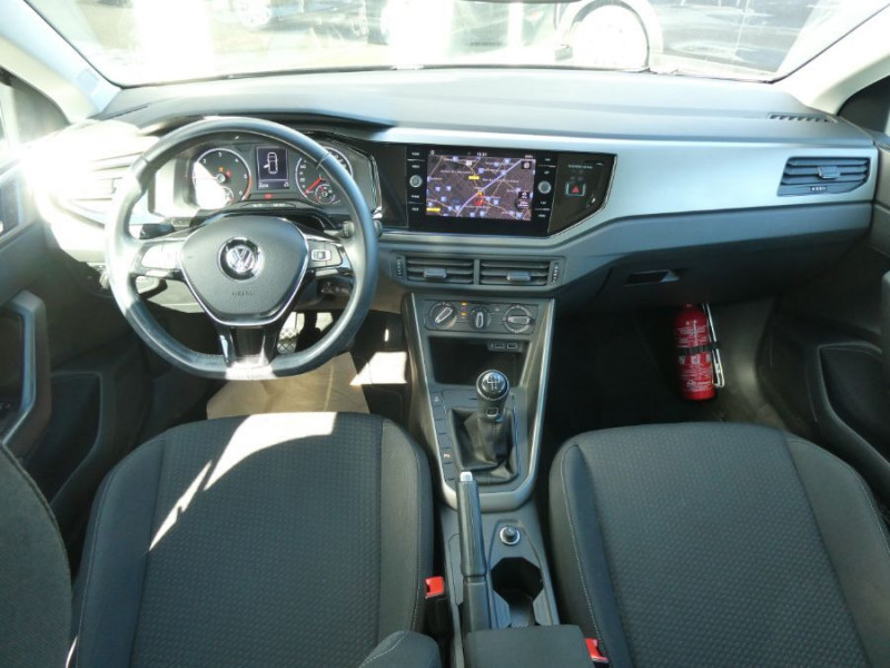 Photo 15 de l'offre de VOLKSWAGEN POLO VI 1.6 TDI 95 CONFORTLINE GPS Radars à 19490€ chez Mérignac auto