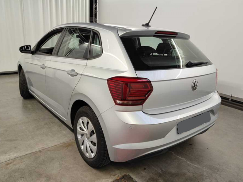 Photo 3 de l'offre de VOLKSWAGEN POLO VI 1.6 TDI 95 CONFORTLINE GPS Radars à 18990€ chez Mérignac auto