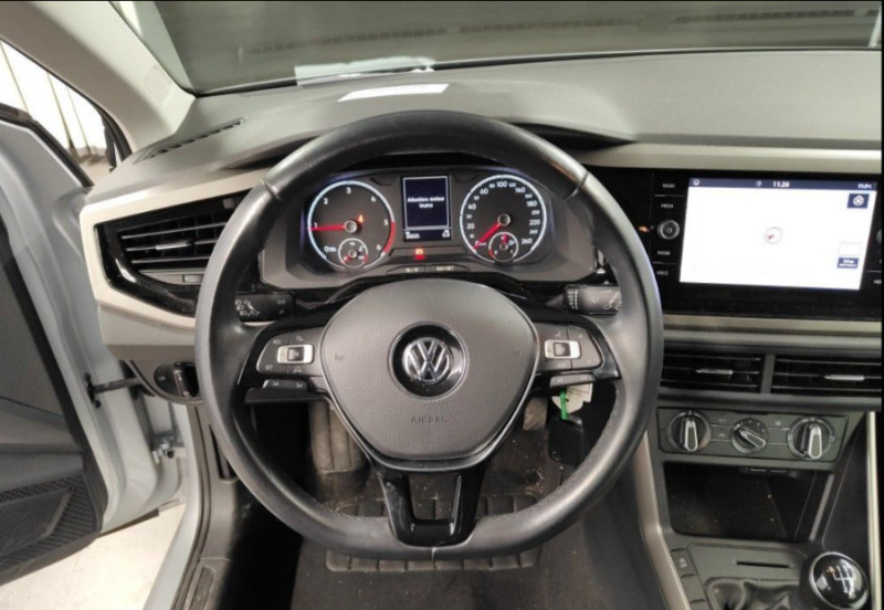 Photo 6 de l'offre de VOLKSWAGEN POLO VI 1.6 TDI 95 CONFORTLINE GPS Radars à 18990€ chez Mérignac auto