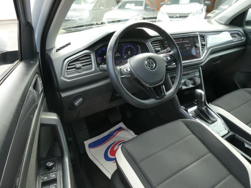 Photo 15 de l'offre de VOLKSWAGEN T-ROC 2.0 TDI 150 DSG7 CARAT GP Camera Attel. à 27500€ chez Mérignac auto