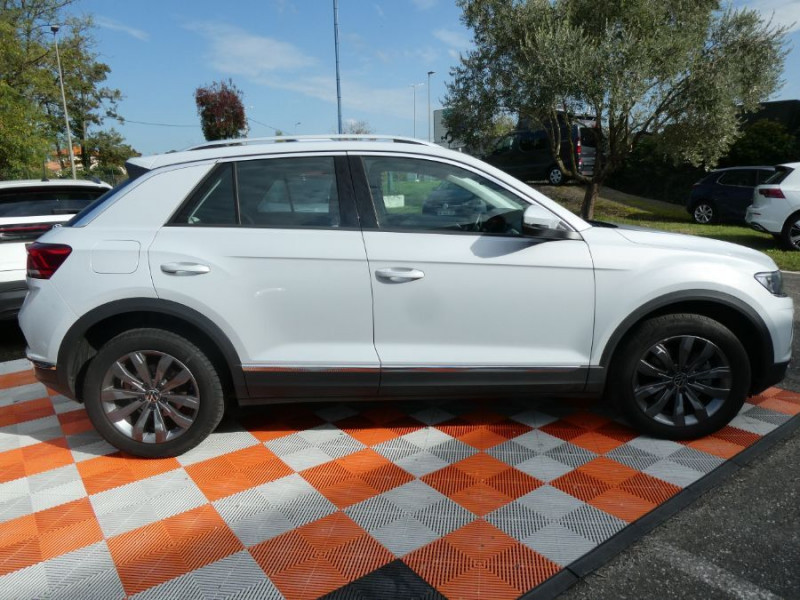 Photo 19 de l'offre de VOLKSWAGEN T-ROC 2.0 TDI 150 DSG7 CARAT GP Camera Attel. à 27500€ chez Mérignac auto