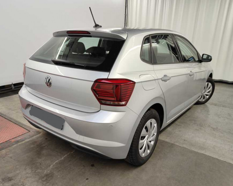 Photo 8 de l'offre de VOLKSWAGEN POLO VI 1.6 TDI 95 CONFORTLINE GPS Radars à 18990€ chez Mérignac auto