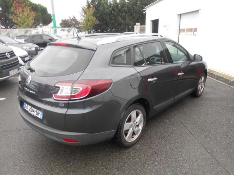 Photo 3 de l'offre de RENAULT MEGANE ESTATE III 1.5 DCI 110 BVM6 DYNAMIQUE 1ère Main Entretien Suivi à 6950€ chez Mérignac auto