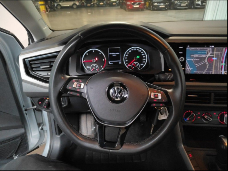 Photo 4 de l'offre de VOLKSWAGEN POLO VI 1.6 TDI 95 DSG7 CONFORTLINE GPS Radars à 20990€ chez Mérignac auto