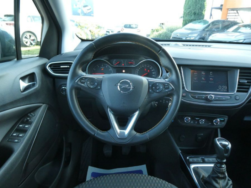 Photo 36 de l'offre de OPEL CROSSLAND X 1.2 Turbo 110 BVM6 ELEGANCE Radar CarPlay à 13750€ chez Mérignac auto