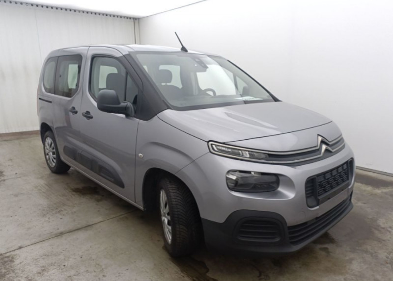 Photo 2 de l'offre de CITROEN BERLINGO 1.2 PureTech 110 BVM6 LIVE Bluetooth à 16950€ chez Mérignac auto