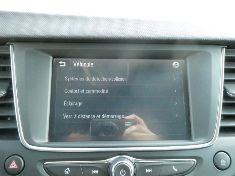 Photo 31 de l'offre de OPEL CROSSLAND X 1.2 Turbo 110 BVM6 ELEGANCE Radar CarPlay à 13750€ chez Mérignac auto