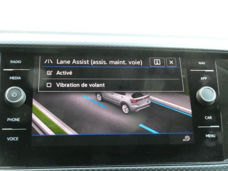 Photo 22 de l'offre de VOLKSWAGEN T-CROSS 1.0 TSI 110 DSG7 LIFE PACK COCKPIT CarPlay Radars ACC RER Privacy Glass à 23450€ chez Mérignac auto