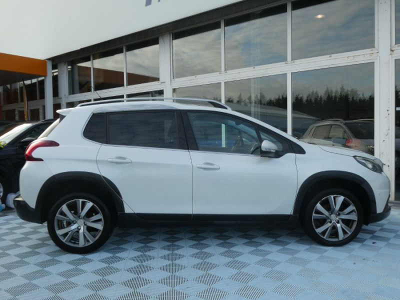 Photo 12 de l'offre de PEUGEOT 2008 1.6 BlueHDi 120 BVM6 ALLURE GPS TOIT Pano JA17 à 12950€ chez Mérignac auto