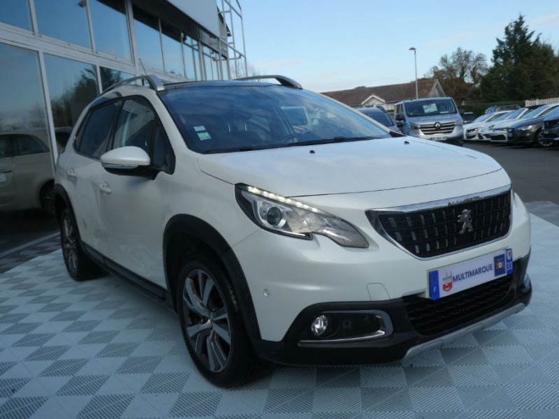 Photo 3 de l'offre de PEUGEOT 2008 1.6 BlueHDi 120 BVM6 ALLURE GPS TOIT Pano JA17 à 12950€ chez Mérignac auto