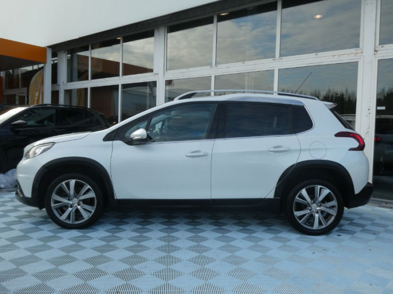 Photo 13 de l'offre de PEUGEOT 2008 1.6 BlueHDi 120 BVM6 ALLURE GPS TOIT Pano JA17 à 12950€ chez Mérignac auto