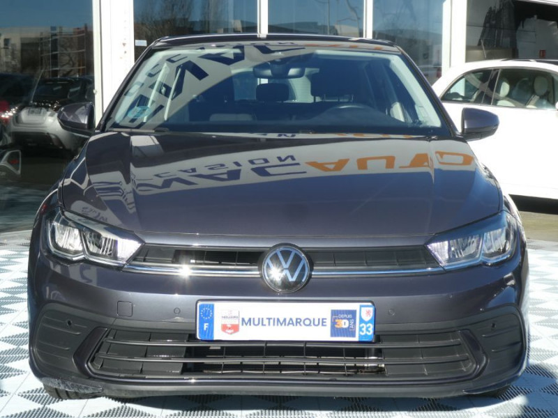 Photo 7 de l'offre de VOLKSWAGEN POLO VI 1.0 TSI 95 DSG7 LIFE CarPlay Radars JA à 22950€ chez Mérignac auto