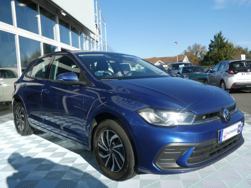 Photo 2 de l'offre de VOLKSWAGEN POLO VI 1.0 TSI 95 LIFE CarPlay Camera Radars JA à 19690€ chez Mérignac auto