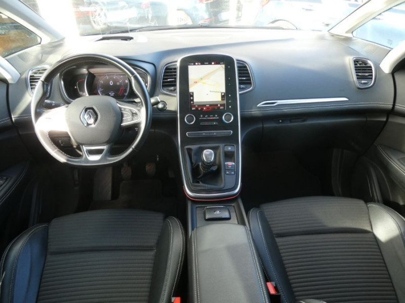 Photo 16 de l'offre de RENAULT SCENIC IV 1.3 TCE 140 BVM6 INTENS Grand GPS 9.3 Camera HUD 1ère Main à 17450€ chez Mérignac auto