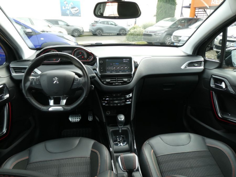 Photo 5 de l'offre de PEUGEOT 2008 1.2 PureTech 110 EAT6 GT LINE TOIT Pano GPS Camera à 14450€ chez Mérignac auto