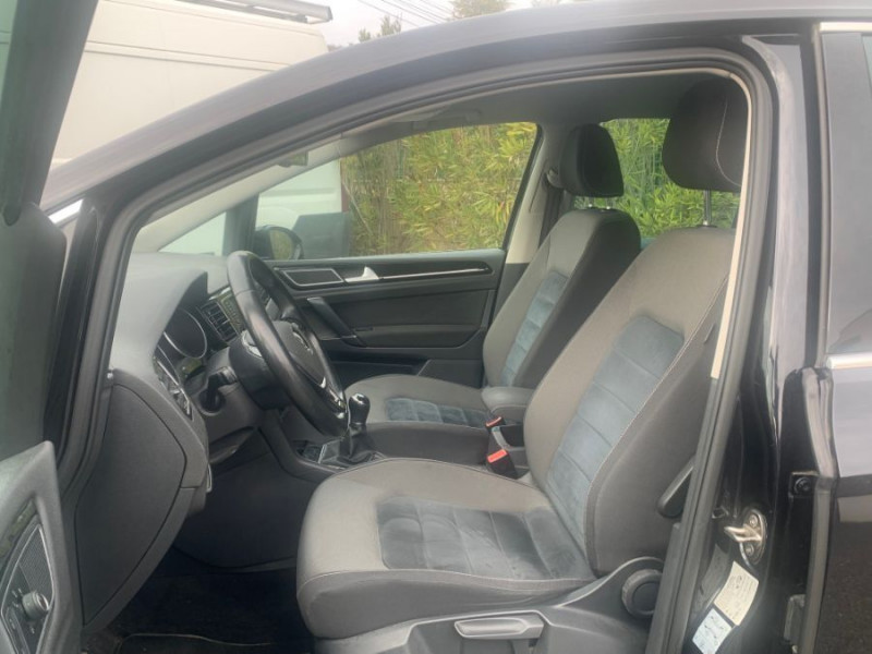 Photo 5 de l'offre de VOLKSWAGEN GOLF SPORTSVAN VII 1.4 TSI 125 BVM6 CARAT GPS ACC Radars JA17 1ère Main à 11950€ chez Mérignac auto