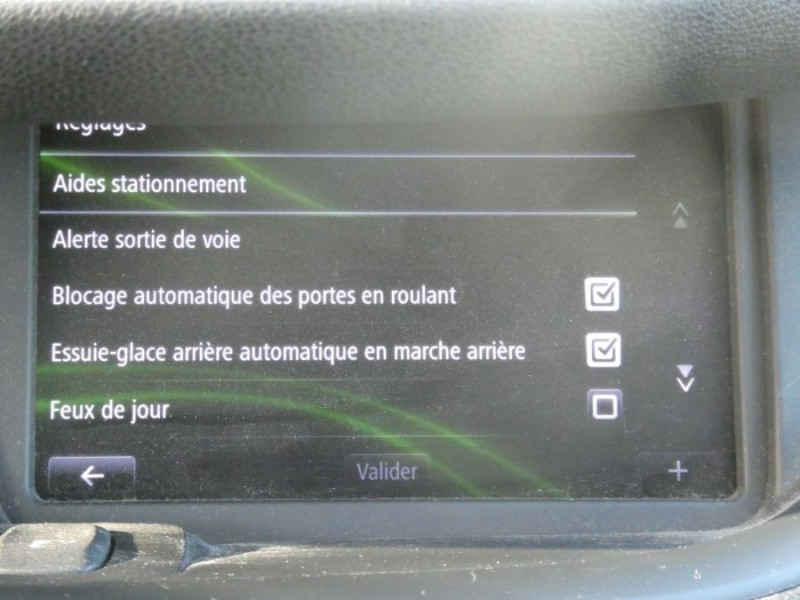 Photo 22 de l'offre de RENAULT GRAND SCENIC III 1.2 Tce 130 BVM6 Ph2 BOSE Camera Attel. 7PL à 7450€ chez Mérignac auto