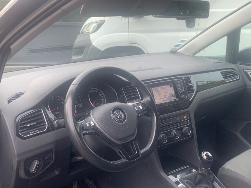 Photo 6 de l'offre de VOLKSWAGEN GOLF SPORTSVAN VII 1.4 TSI 125 BVM6 CARAT GPS ACC Radars JA17 1ère Main à 11950€ chez Mérignac auto