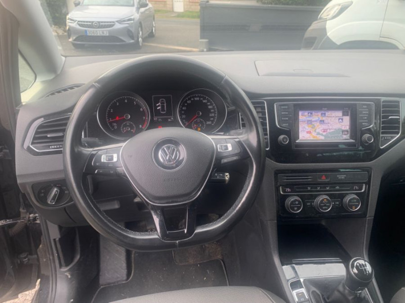 Photo 4 de l'offre de VOLKSWAGEN GOLF SPORTSVAN VII 1.4 TSI 125 BVM6 CARAT GPS ACC Radars JA17 1ère Main à 11950€ chez Mérignac auto