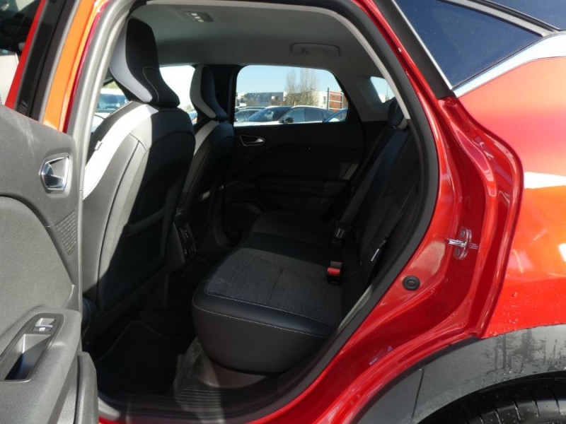 Photo 16 de l'offre de RENAULT CAPTUR II 1.0 TCE 100 INTENS Attel. 1ère Main à 16970€ chez Mérignac auto