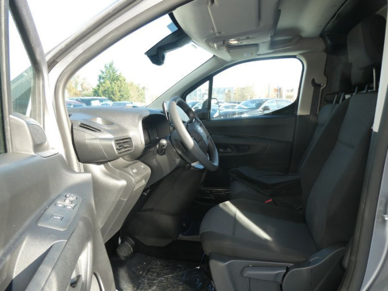 Photo 15 de l'offre de TOYOTA PROACE CITY 1.5 130 D-4D BVA8 LONG PACK CONNECT et CONFORT 22990HT à 22490€ chez Mérignac auto