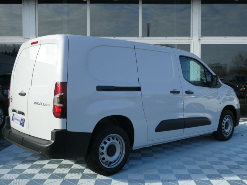 Photo 3 de l'offre de TOYOTA PROACE CITY 1.5 130 D-4D BVA8 LONG PACK CONNECT et CONFORT 22990HT à 22490€ chez Mérignac auto