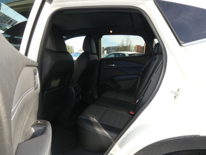 Photo 12 Nissan QASHQAI 1.3 MILD HYBRID 158 Xtronic 2WD N-CONNECTA TOIT Pano PK Hiver Hybride BLANC LUNAIRE NACRÉ en vente chez Mérignac auto Photo 12 de l'offre de NISSAN QASHQAI 1.3 MILD HYBRID 158 Xtronic 2WD N-CONNECTA TOIT Pano PK Hiver à 27450€ chez Mérignac auto