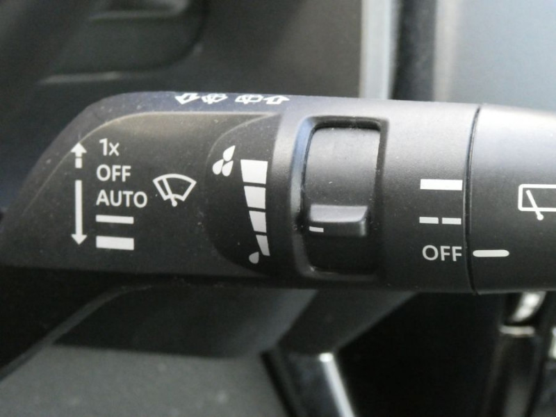 Photo 32 Nissan QASHQAI 1.3 MILD HYBRID 158 Xtronic 2WD N-CONNECTA TOIT Pano PK Hiver Hybride BLANC LUNAIRE NACRÉ en vente chez Mérignac auto Photo 32 de l'offre de NISSAN QASHQAI 1.3 MILD HYBRID 158 Xtronic 2WD N-CONNECTA TOIT Pano PK Hiver à 27450€ chez Mérignac auto