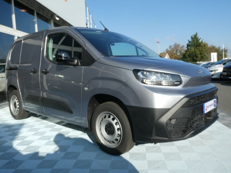 Photo 2 de l'offre de TOYOTA PROACE CITY 1.5 130 D-4D BVA8 PACK CONNECT et CONFORT à 21990€ chez Mérignac auto