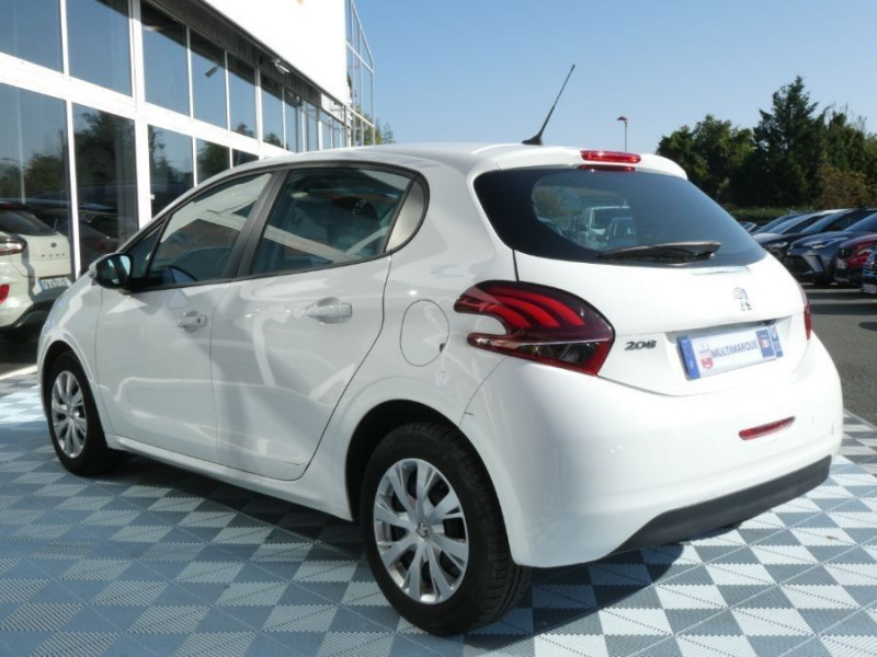 Photo 2 de l'offre de PEUGEOT 208 Société 1.6 BlueHDI 100 PREMIUM PACK GPS 2PL 9980.H.T. à 9980€ chez Mérignac auto