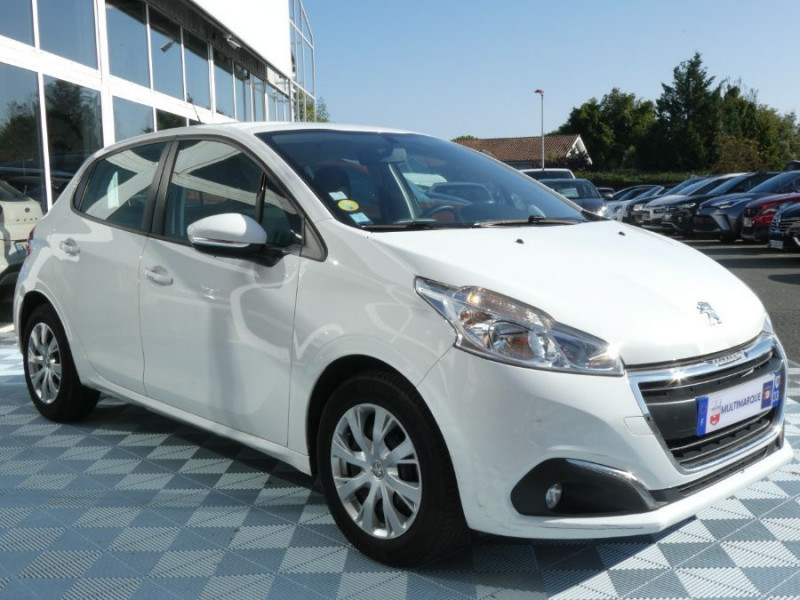 Photo 3 de l'offre de PEUGEOT 208 Société 1.6 BlueHDI 100 PREMIUM PACK GPS 2PL 9980.H.T. à 9980€ chez Mérignac auto