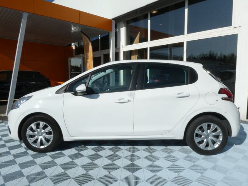 Photo 11 de l'offre de PEUGEOT 208 Société 1.6 BlueHDI 100 PREMIUM PACK GPS 2PL 9980.H.T. à 9980€ chez Mérignac auto