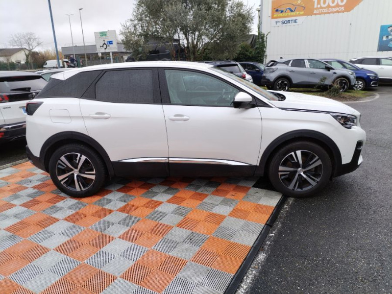 Photo 2 de l'offre de PEUGEOT 3008 II 1.2 PureTech 130 BVM6 ALLURE Camera Attel. 1ère Main à 15450€ chez Mérignac auto