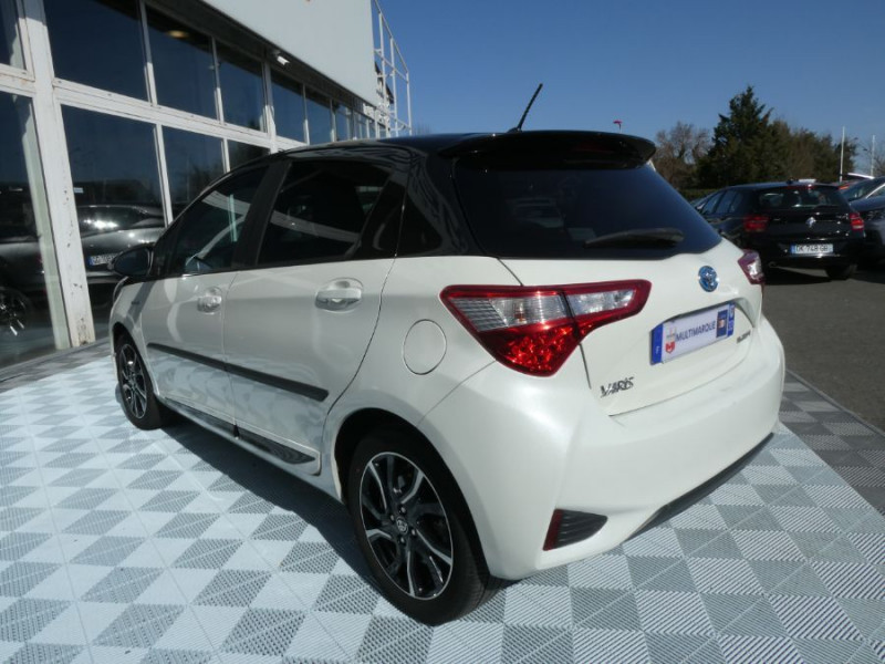 Photo 10 de l'offre de TOYOTA YARIS III 1.5 HYBRID 100 HSD BVA COLLECTION Camera à 16950€ chez Mérignac auto